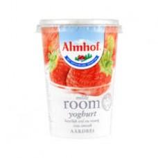 Almhof roomyoghurt aardbeien halve liter